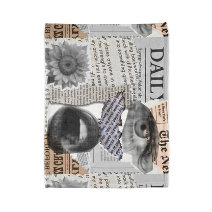 Artistic Polyester Blanket with Newspaper Design, Cozy Throw Blanket for Home Decor, Unique Gift for Art Lovers, Soft Bedspread, Warm [...]