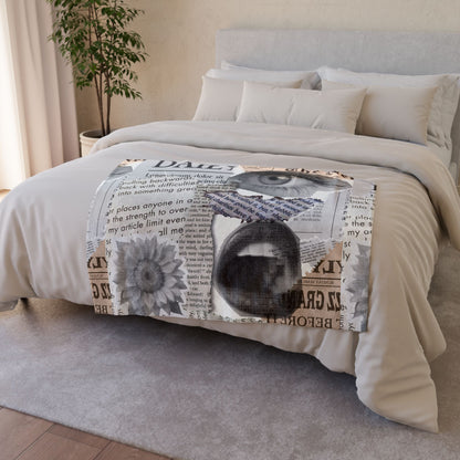 Artistic Polyester Blanket with Newspaper Design, Cozy Throw Blanket for Home Decor, Unique Gift for Art Lovers, Soft Bedspread, Warm [...]